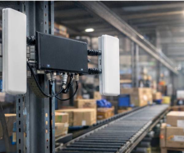 UHF RFID reader used in warehouse management systems