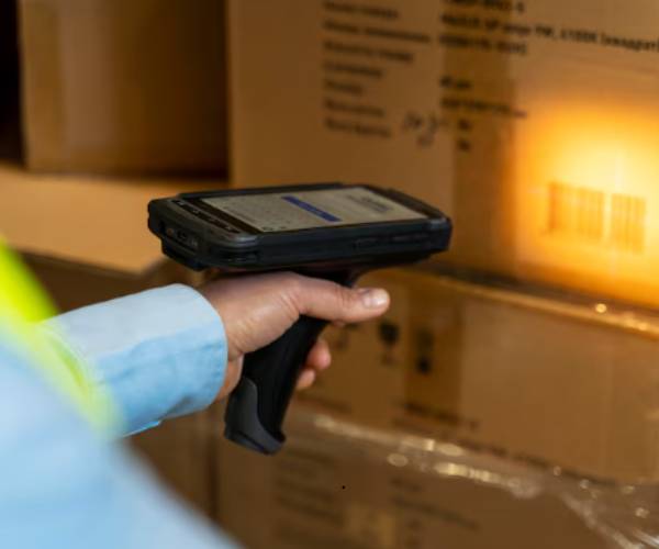UHF RFID reader warehouse automation