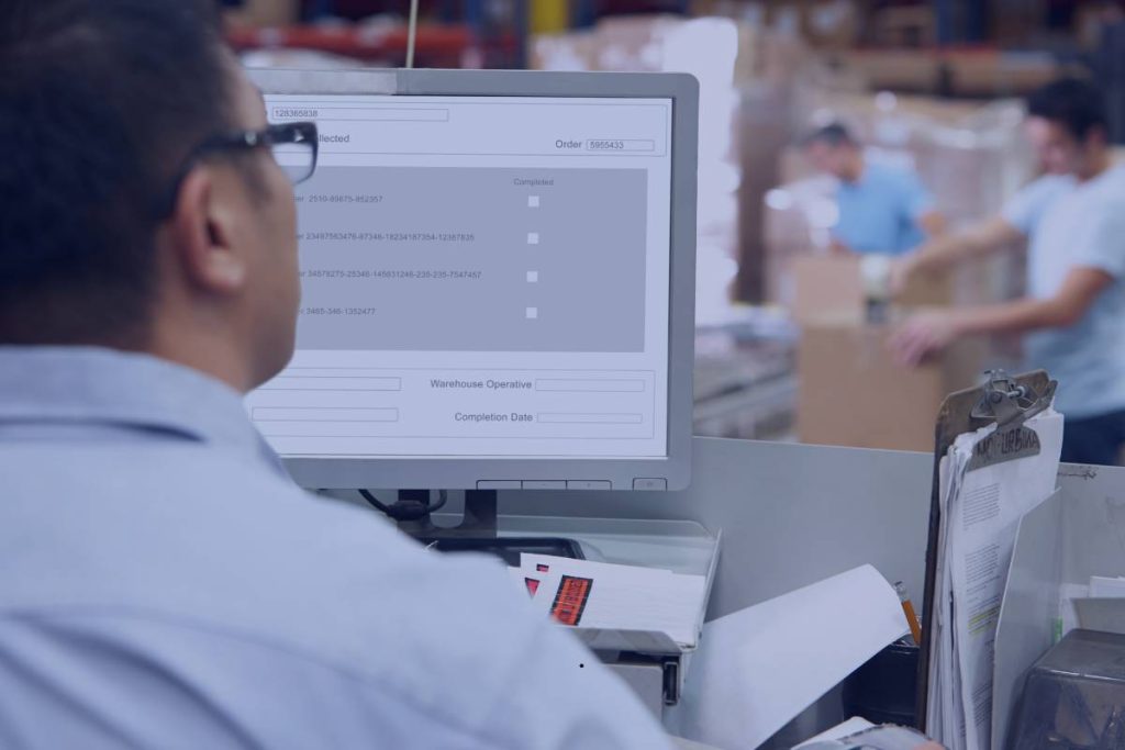 Omnichannel RFID solutions showing retail inventory management dashboard with real-time stock levels