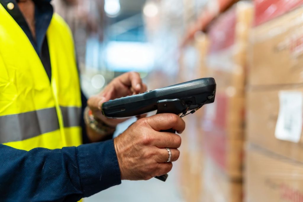 Order picking speed RFID batch picking verifying entire orders simultaneously